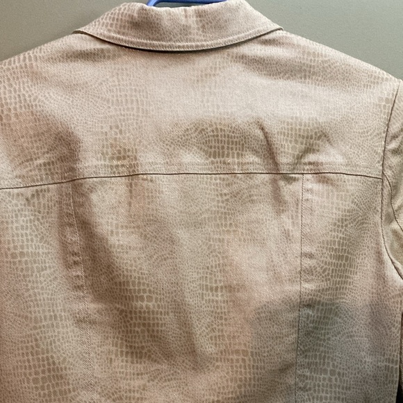 Christine Phillipe gold crop jacket with big sewn on buttons. - Picture 8 of 11